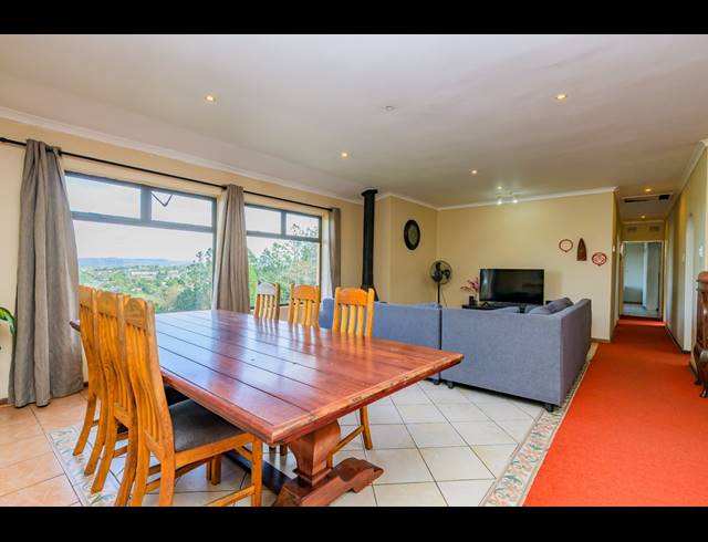 8 BEDROOM HOUSE FOR SALE IN COWIES HILL